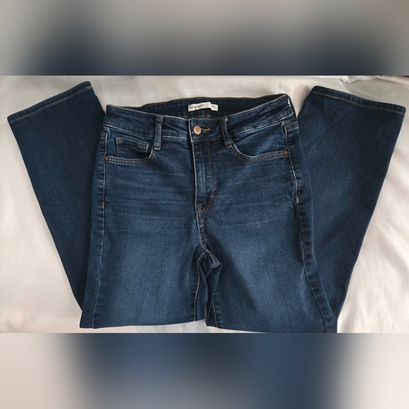 Nine West Jeans Sz 4 Straight Leg Stretch 10" Rise - Picture 3 of 8